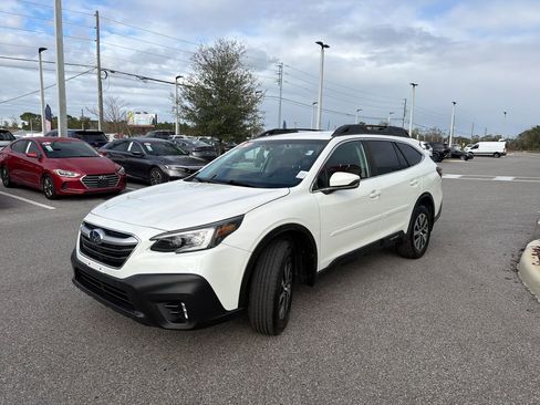 Used 2022 Subaru Outback Premium image 3