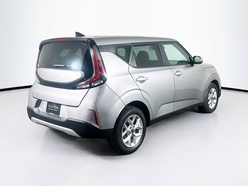 Used 2025 Kia Soul LX w/ LX Technology Package FWD image 9