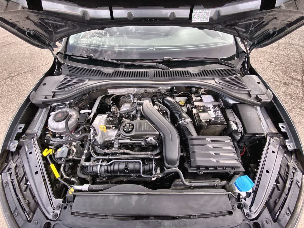 Used 2025 Volkswagen Jetta SE FWD image 25