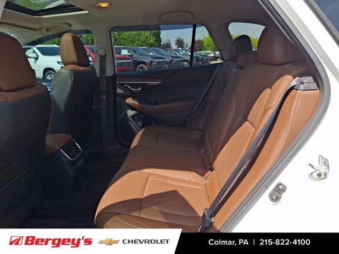 Used 2022 Subaru Outback Touring AWD/4WD image 12