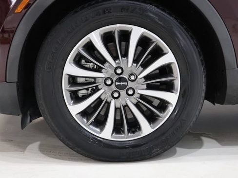 Used 2019 Lincoln Nautilus Select AWD/4WD image 11