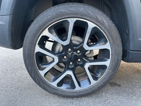Used 2018 Jeep Compass Limited w/ Navigation Group AWD/4WD image 40
