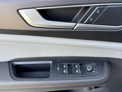 Used 2025 Volkswagen Atlas Peak Edition SE image 10