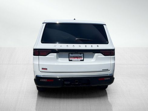Used 2024 Jeep Wagoneer L Series II w/ Flexible Seating Group AWD/4WD image 5