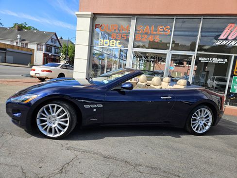 Used 2015 Maserati GranTurismo Convertible RWD image 15