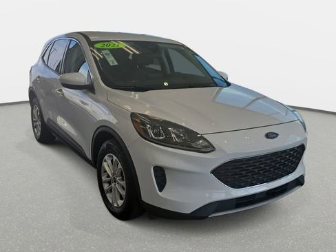 Used 2021 Ford Escape SE w/ Cold Weather Package AWD/4WD image 3