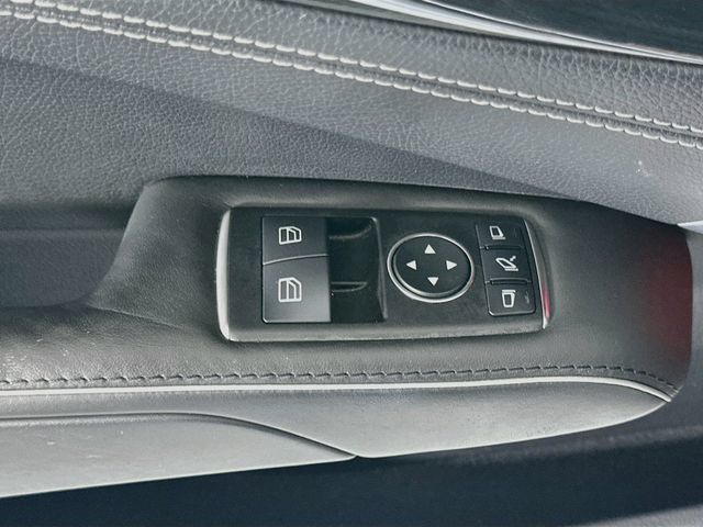 Used 2013 Mercedes-Benz SL 550 image 18