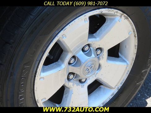 Used 2004 Toyota 4Runner SR5 w/ Preferred Accessory Pkg AWD/4WD image 31