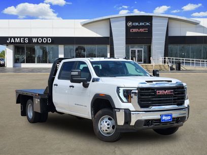 New 2025 GMC Sierra 3500 Pro w/ Convenience Package