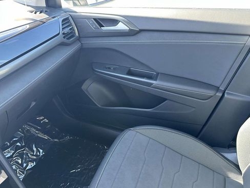 New 2025 Volkswagen Taos SE AWD/4WD image 25