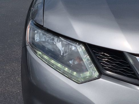 Used 2015 Nissan Rogue SV w/ SV Premium Package FWD image 10