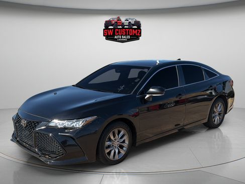 Used 2021 Toyota Avalon XLE FWD image 3
