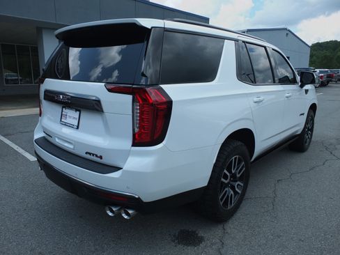 Used 2023 GMC Yukon AT4 w/ AT4 Premium Plus Package AWD/4WD image 3