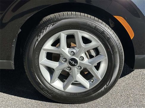 Certified 2023 Kia Soul S image 24