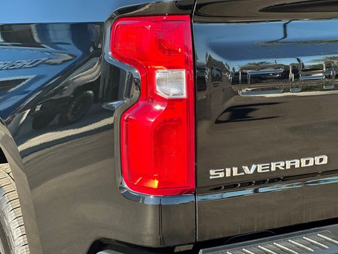 Used 2022 Chevrolet Silverado 1500 RST image 37
