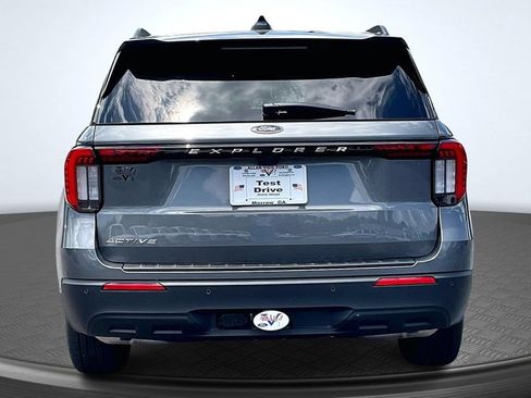 Used 2026 Ford Explorer Active RWD image 6