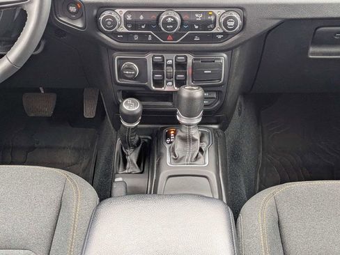Used 2024 Jeep Wrangler Unlimited Sport AWD/4WD image 19