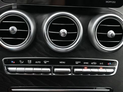 Used 2022 Mercedes-Benz GLC 300 image 14