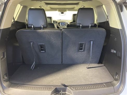 Used 2021 GMC Acadia Denali w/ Denali Ultimate Package image 8
