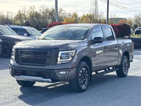 Used 2024 Nissan Titan PRO-4X w/ Pro-4x Utility Package image 28