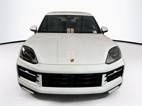 Certified 2026 Porsche Cayenne AWD/4WD image 6