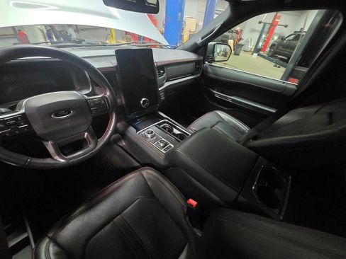 Used 2022 Ford Expedition Max Limited image 14