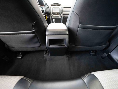 Used 2012 Toyota Camry SE image 22