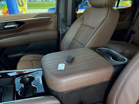Used 2026 Chevrolet Tahoe High Country w/ Sun And Tow Package AWD/4WD image 20
