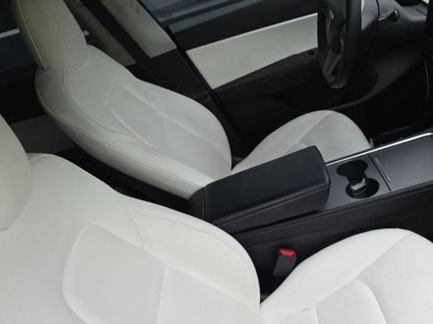 Used 2021 Tesla Model Y Long Range image 3