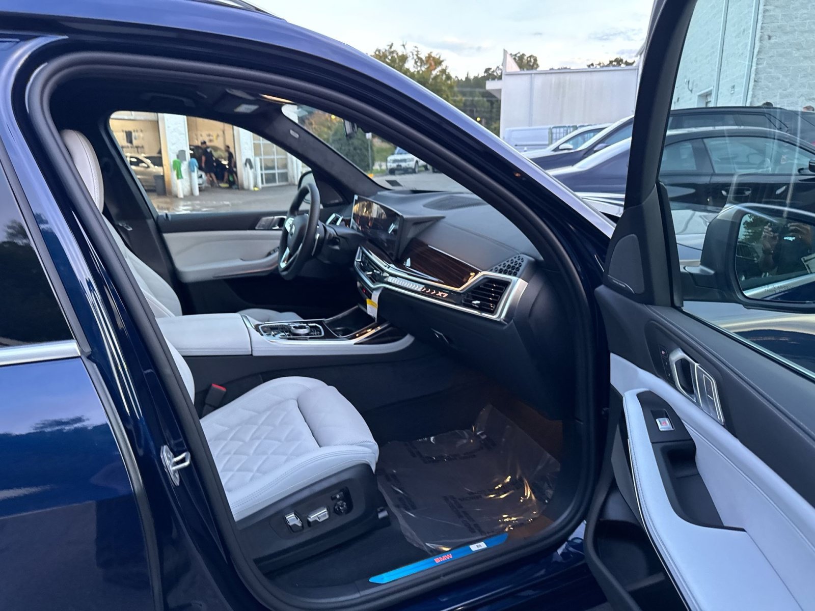 New 2027 BMW X7 xDrive40i AWD/4WD image 33