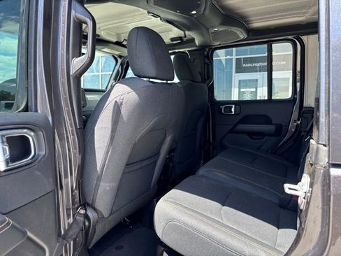 Used 2025 Jeep Wrangler Unlimited Sahara w/ Safety Group AWD/4WD image 11