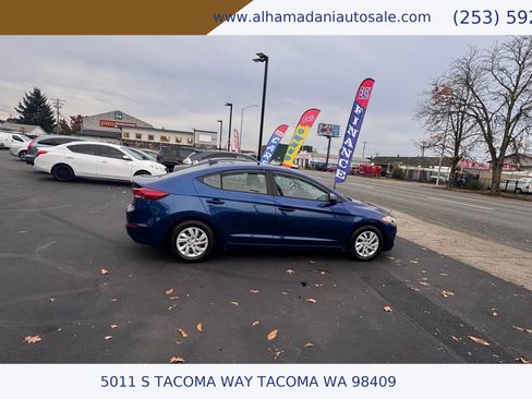 Used 2017 Hyundai Elantra SE image 4