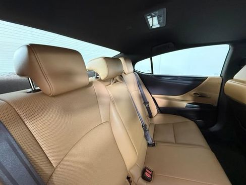 Used 2019 Lexus ES 350 w/ Accessory Package 2 FWD image 26