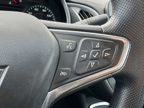 Used 2022 Chevrolet Malibu LT image 34