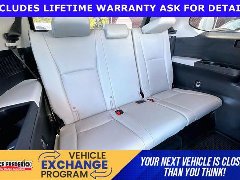 Used 2024 Toyota Grand Highlander AWD image 23