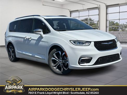 New 2024 Chrysler Pacifica Pinnacle image 1