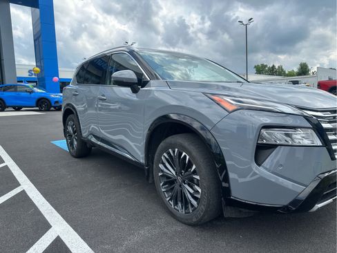 Used 2024 Nissan Rogue Platinum w/ Platinum Premium Package AWD/4WD image 9