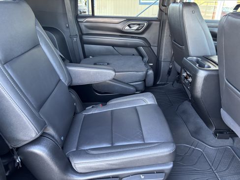 Used 2024 Chevrolet Suburban LT w/ LT Signature Plus Package AWD/4WD image 26