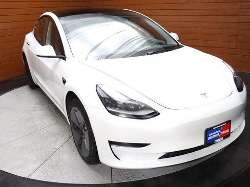 Used 2023 Tesla Model 3 Standard Range image 65