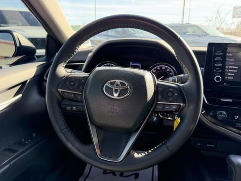 Used 2023 Toyota Camry SE image 8