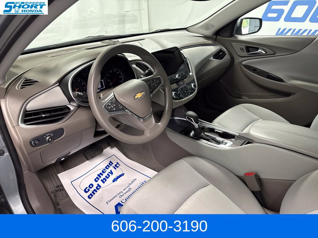 Used 2025 Chevrolet Malibu LT FWD image 16