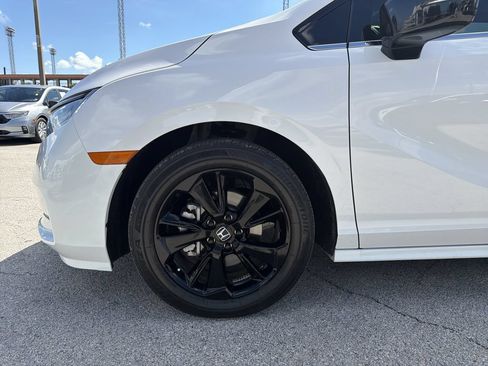 Used 2024 Honda Odyssey Sport image 32