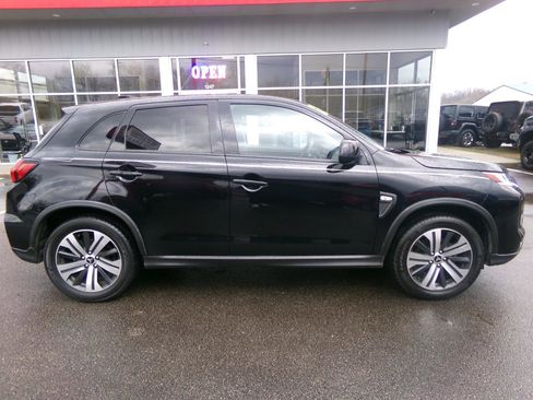 Used 2021 Mitsubishi Outlander Sport ES image 2