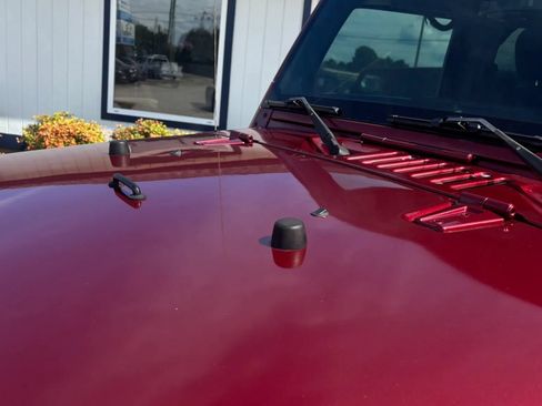 Used 2013 Jeep Wrangler Unlimited Sahara w/ Connectivity Group AWD/4WD image 26