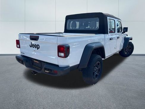 Used 2024 Jeep Gladiator Sport AWD/4WD image 4