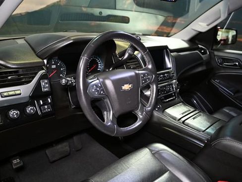 Used 2019 Chevrolet Suburban Premier AWD/4WD image 21