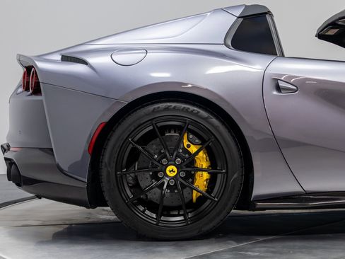 Used 2021 Ferrari 812 GTS image 20