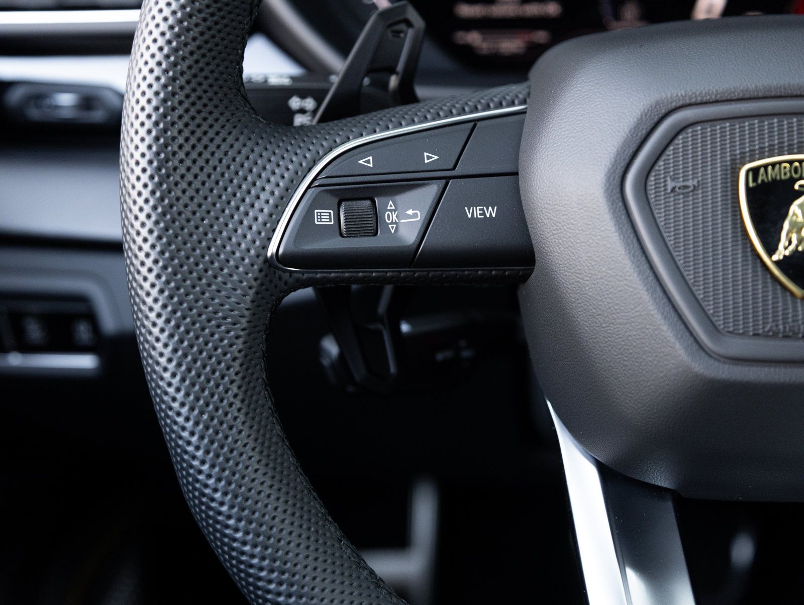 Used 2024 Lamborghini Urus S AWD/4WD image 15