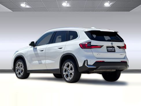 Used 2023 BMW X1 xDrive28i w/ Convenience Package AWD/4WD image 3