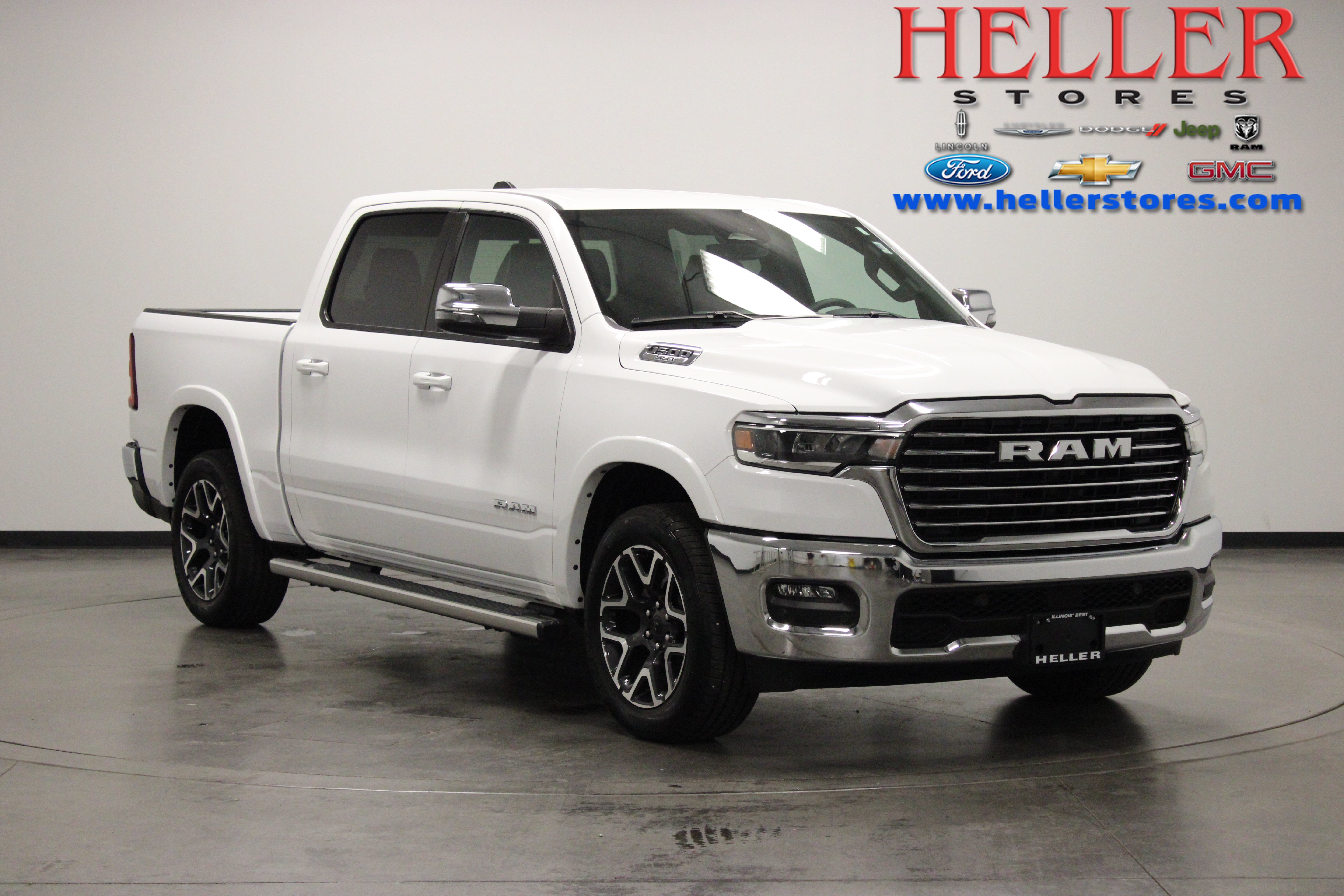 Used 2025 RAM 1500 Laramie AWD/4WD image 1